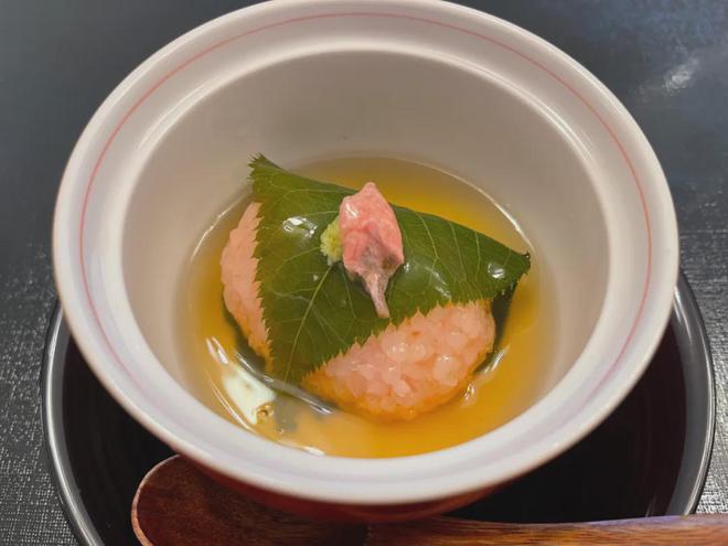 的外交 美食中的交流AG真人网站餐桌上