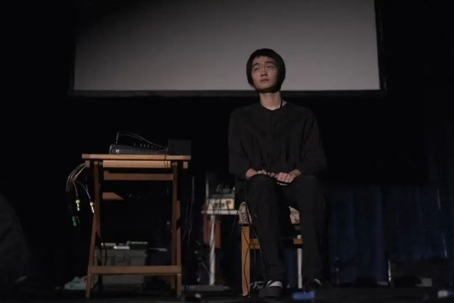 年亏近百万一个高中辍学生的实验音乐乌托邦AG真人平台app案例｜“你和我”：三(图4)